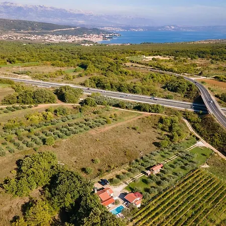 Σπίτι διακοπών Fairy Of Velebit - Countryside House With Heated Pool & Organic Garden Near Zadar
