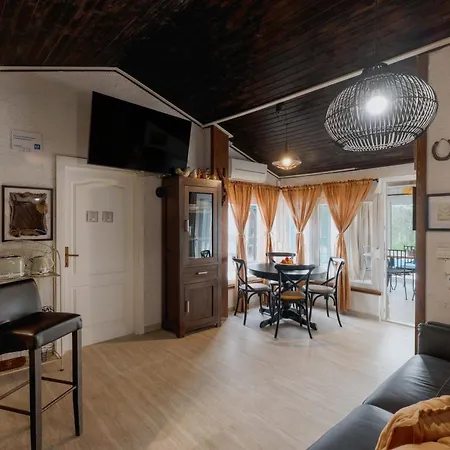 Σπίτι διακοπών Fairy Of Velebit - Countryside House With Heated Pool & Organic Garden Near Zadar *